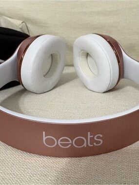 Beats by Dre Over-Ear Headphones - Rose Gold with White Cushions